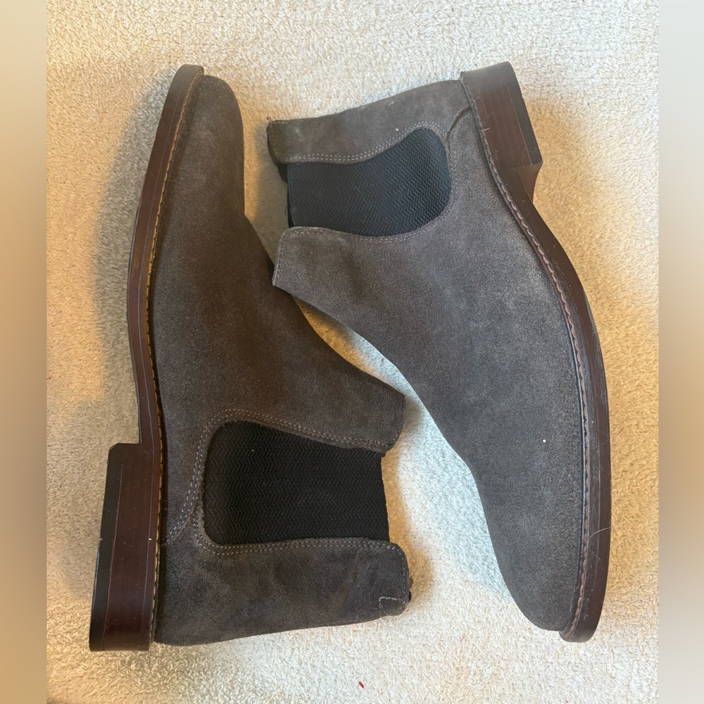 Like New Crown Vintage Men’s Glory 2 Chelsea Boot Dark Brown Suede Size 11.5